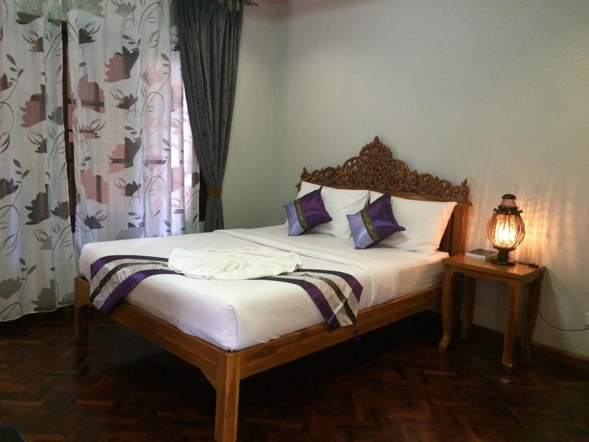 Chok-Wasana Guest House Mae Sariang Rum bild