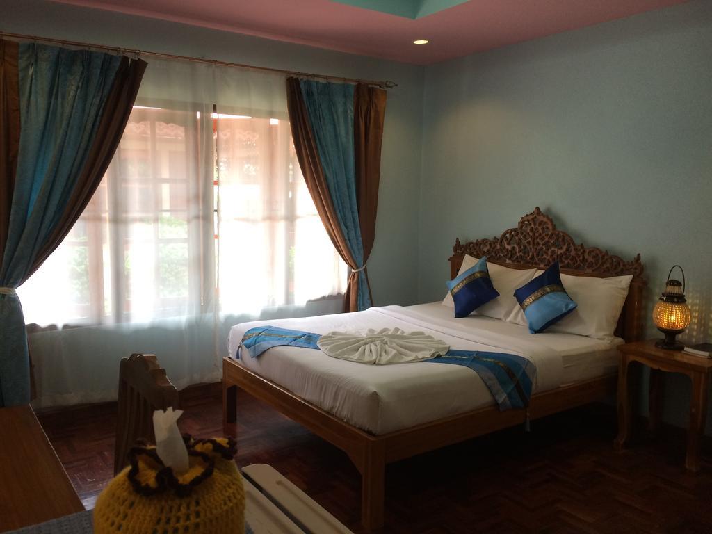 Chok-Wasana Guest House Mae Sariang Exteriör bild