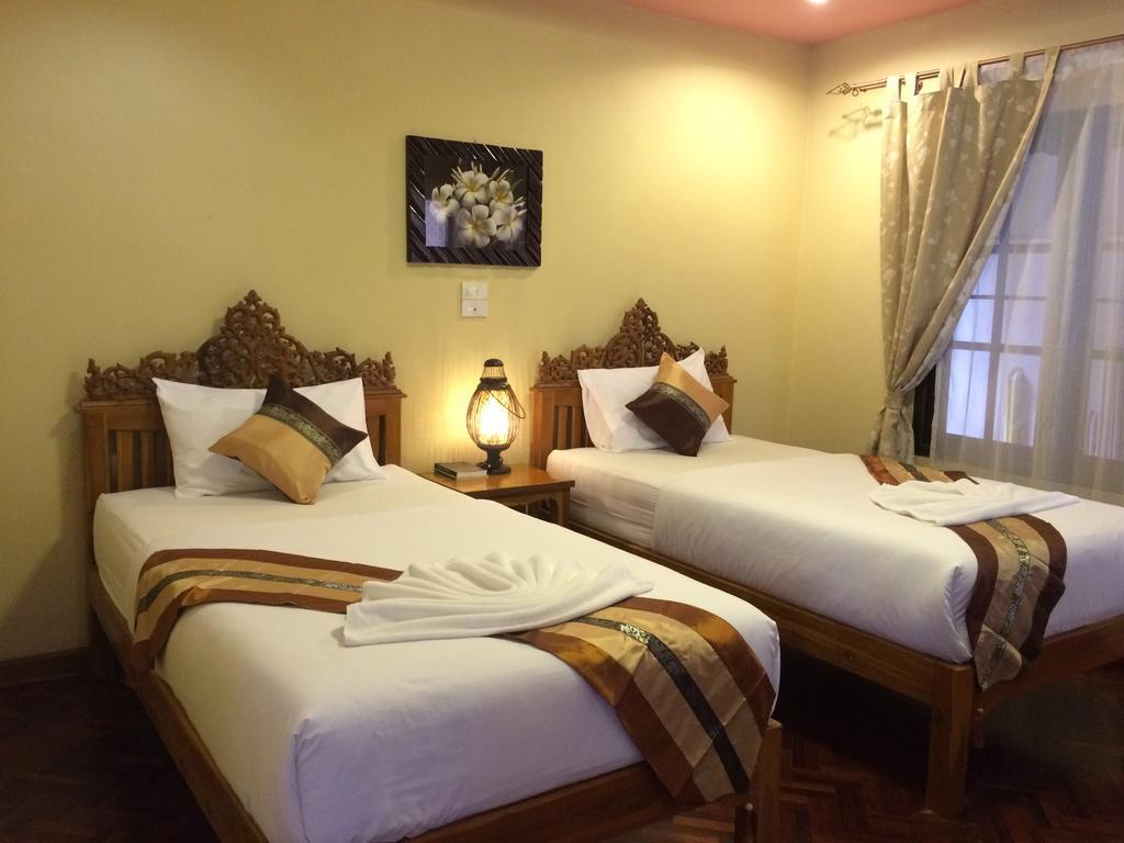 Chok-Wasana Guest House Mae Sariang Exteriör bild