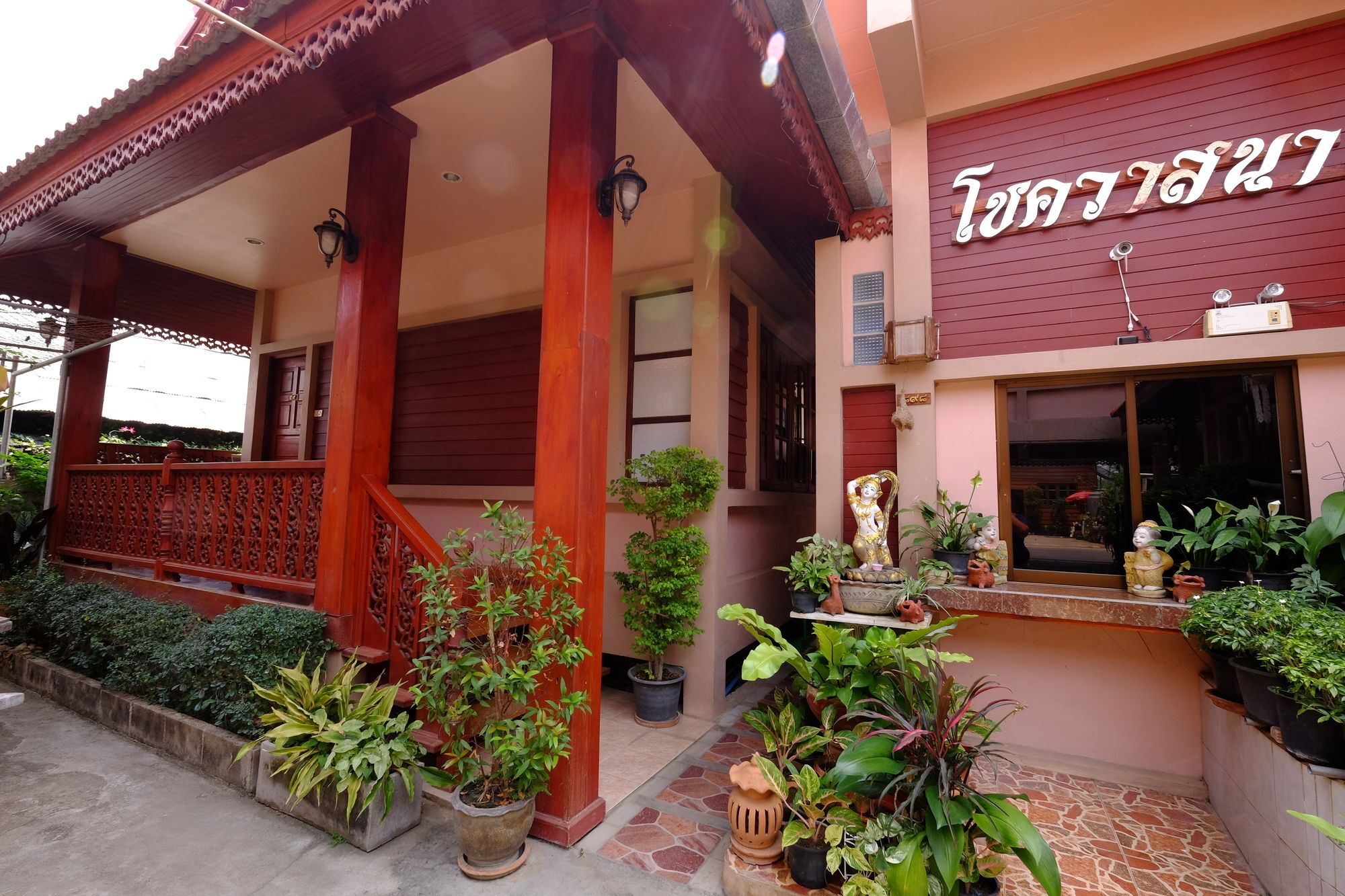 Chok-Wasana Guest House Mae Sariang Exteriör bild