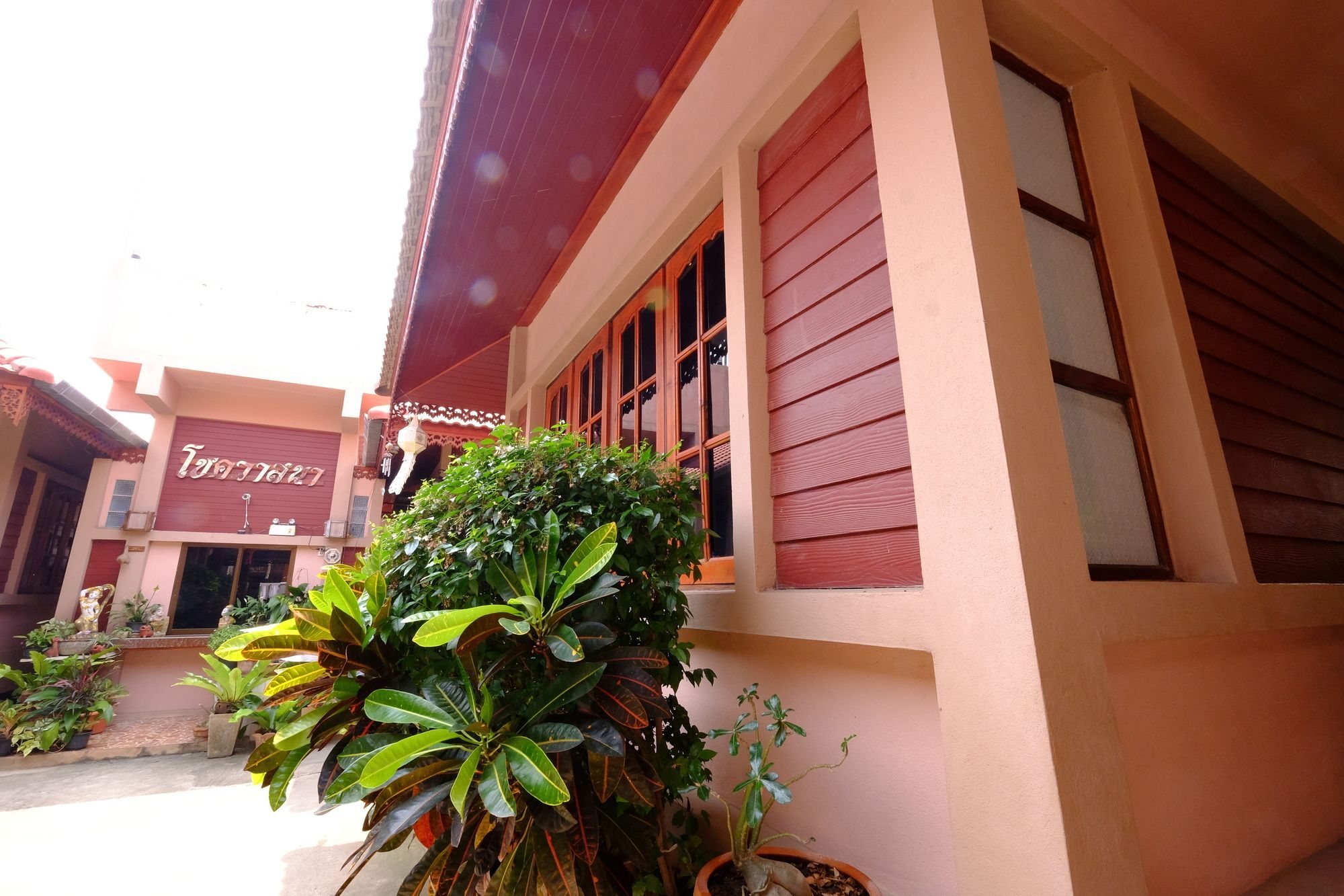 Chok-Wasana Guest House Mae Sariang Exteriör bild