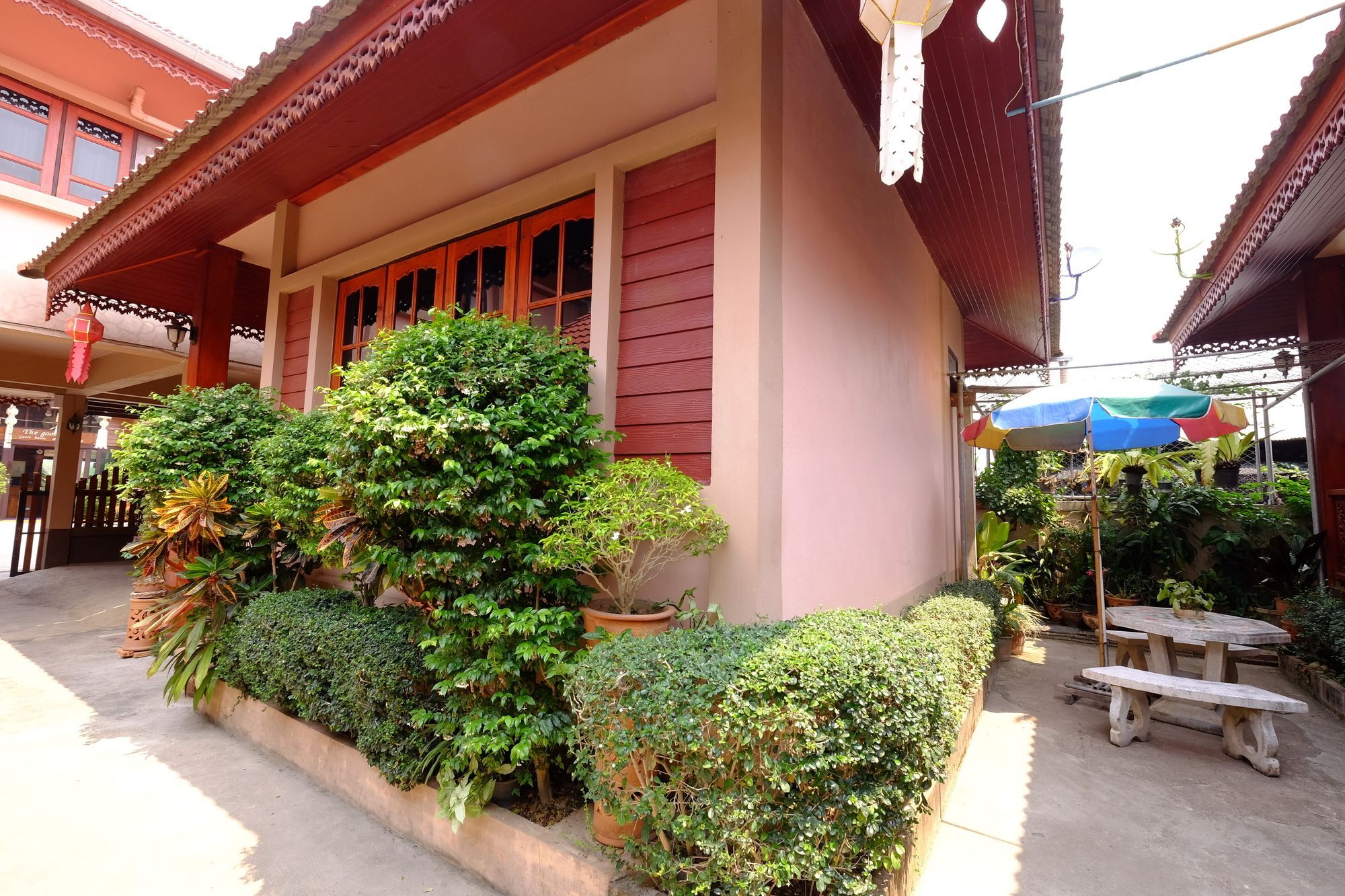 Chok-Wasana Guest House Mae Sariang Exteriör bild